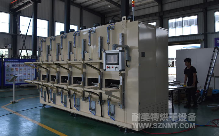 電容行業自動化對接工業烘箱